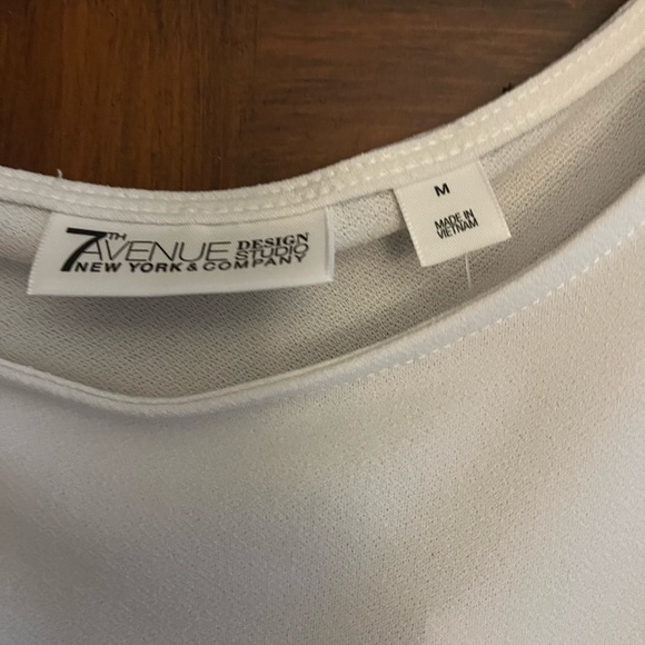 NEW 7th AVENUE NEW York & COMPANY WHITE BLOUSE SIZE MEDIUM - Picture 5 of 6